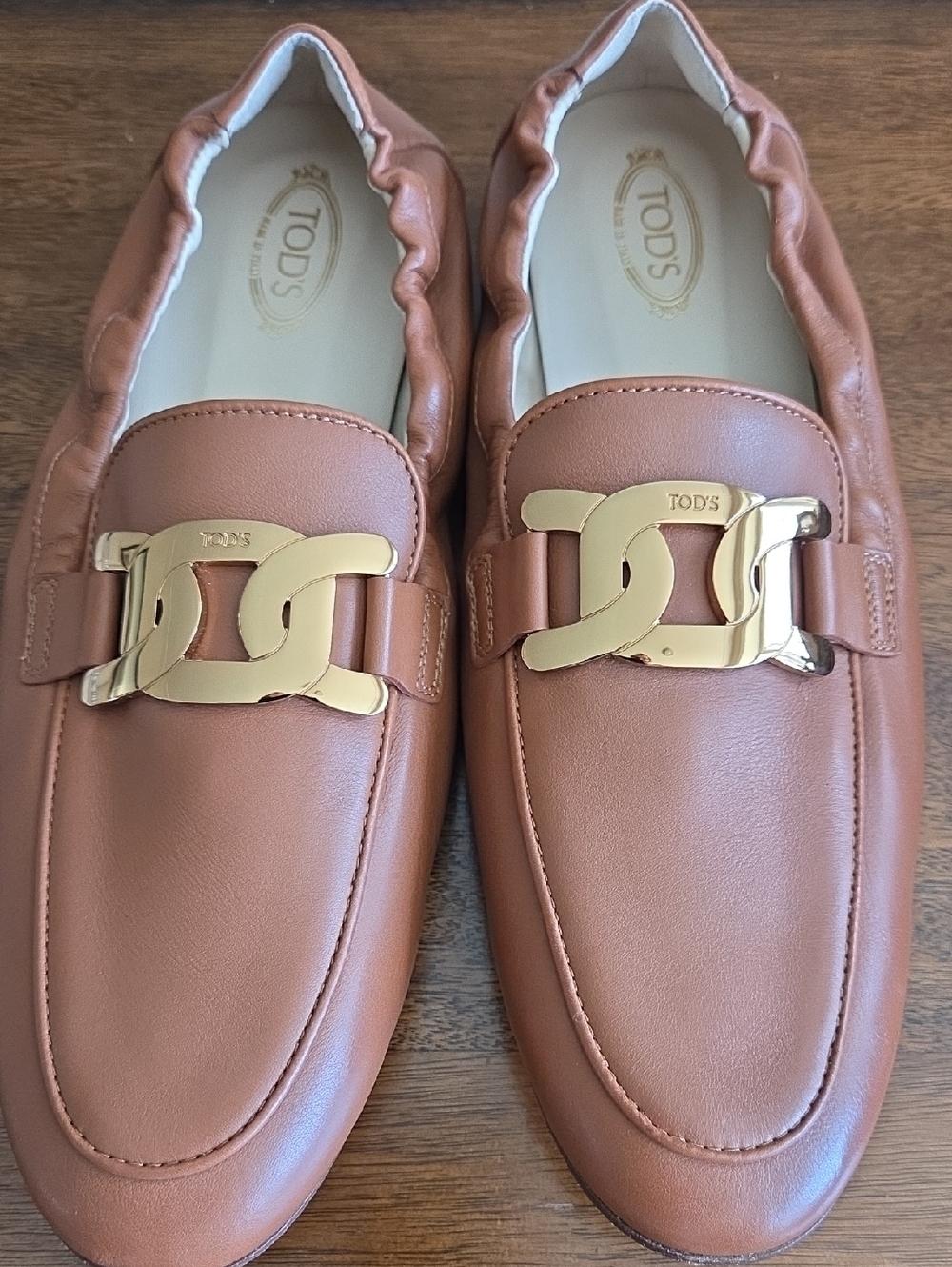 Tod's Brown Leather Loafers with Gold Chain Detail